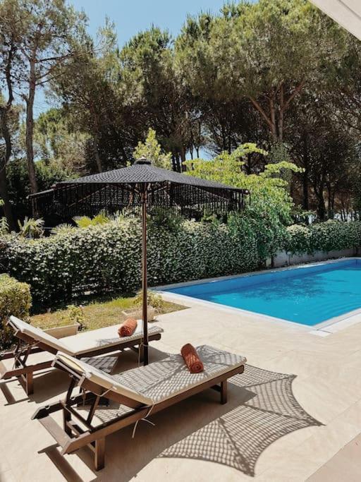 Beachfront With Private Pool By Monika Experiences Вилла *